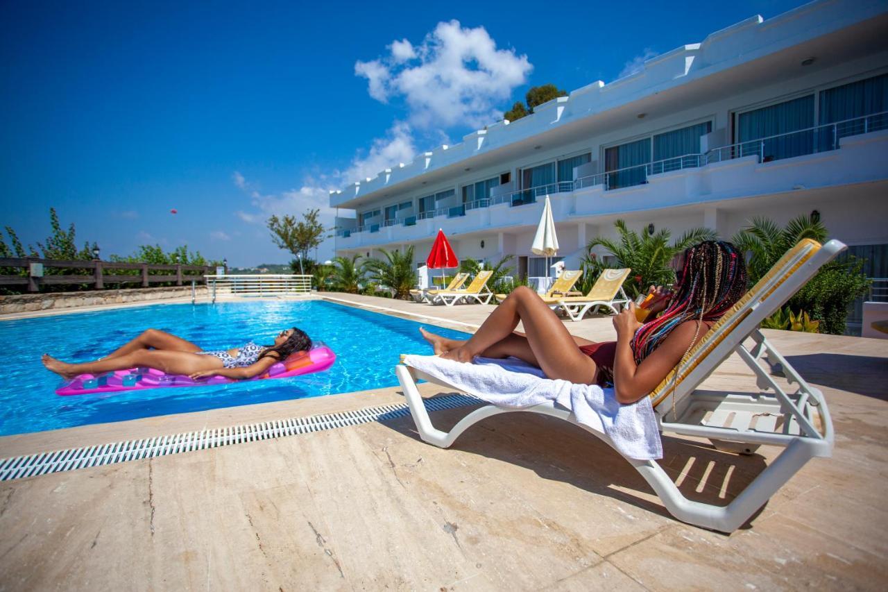 Side Beach Club Extérieur photo