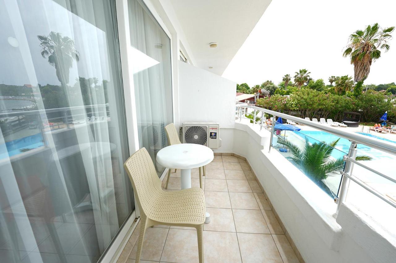 Side Beach Club Extérieur photo